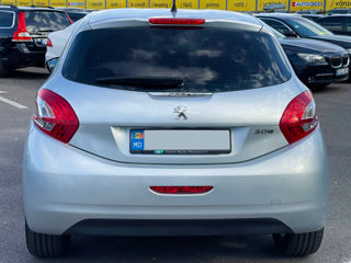 Peugeot 208 foto 7