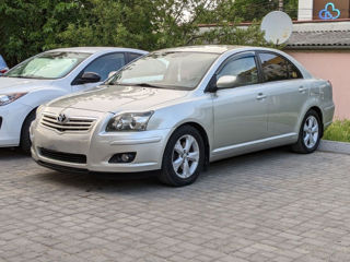 Toyota Avensis foto 2