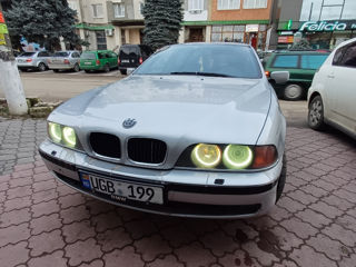 BMW 5 Series foto 7