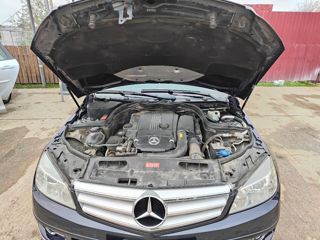 Mercedes C-Class foto 2