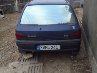 Renault Clio foto 10