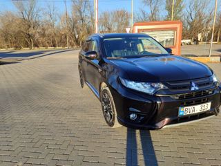 Mitsubishi Outlander foto 2