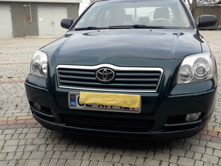 Toyota Avensis foto 6