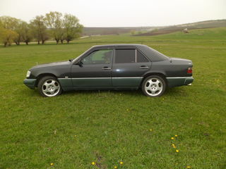 Mercedes Series (W124) foto 1