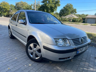 Volkswagen Jetta foto 1