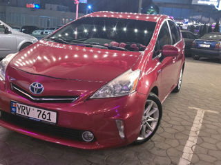 Toyota Prius v