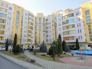Apartament cu 2 camere, 86 m², Centru, Chișinău foto 1