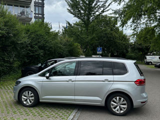 Volkswagen Touran foto 2