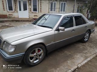 Mercedes Series (W124) foto 4