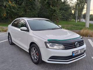 Volkswagen Jetta foto 2