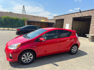 Toyota Prius c foto 2