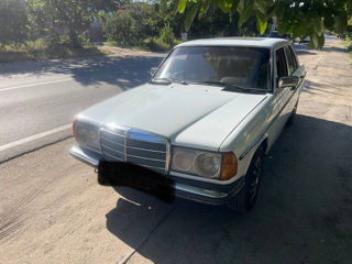 Mercedes Series (W123) foto 9