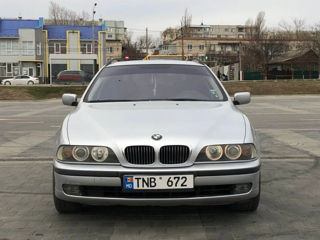 BMW 5 Series foto 1