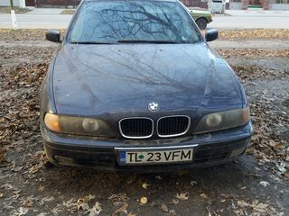 BMW 5 Series foto 1