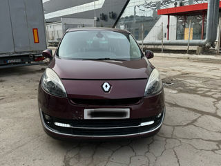 Dezmembrez Renault Grand Scenic 2013 1,6 diesel foto 2