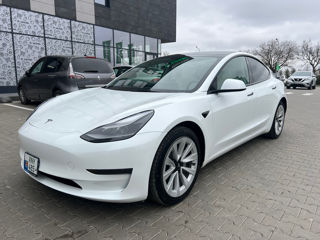 Tesla Model 3 foto 2