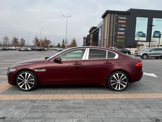 Jaguar XE foto 4