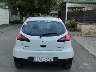 Mitsubishi Colt foto 3