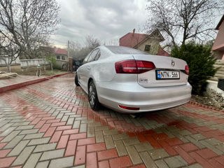 Volkswagen Jetta foto 6