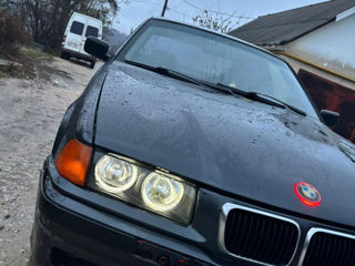 BMW 3 Series foto 8