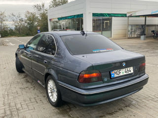 BMW 5 Series foto 3