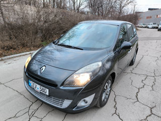 Renault Grand Scenic foto 2