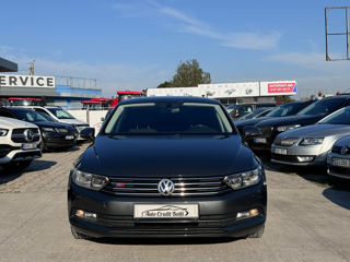 Volkswagen Passat foto 2