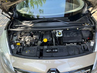 Renault Grand Scenic foto 9