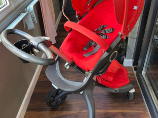 Cărucior Stokke 3 in 1 in culoare ruby red! Calitate, siguranță , stil! foto 1