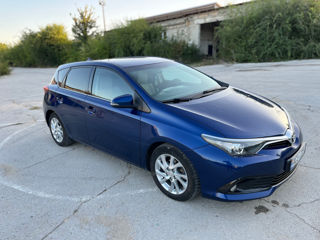 Toyota Auris foto 2