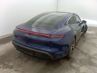 Porsche Taycan foto 4