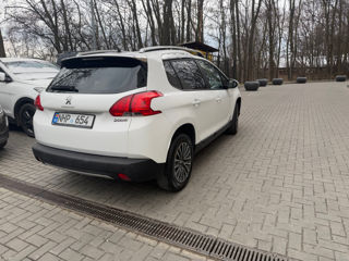 Peugeot 2008 foto 3