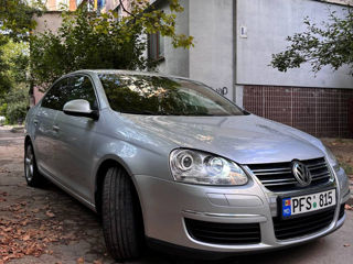 Volkswagen Jetta foto 1