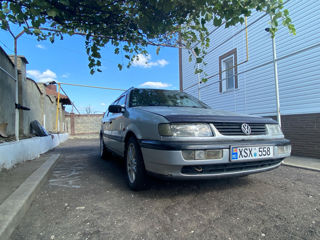 Volkswagen Passat foto 1