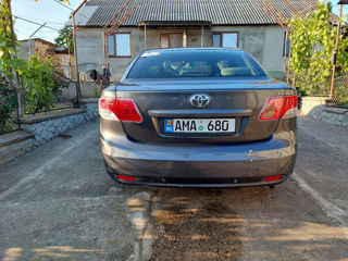 Toyota Avensis foto 4