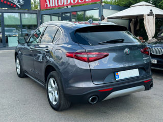 Alfa Romeo Stelvio foto 7