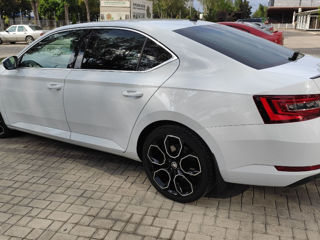 Skoda Superb foto 2