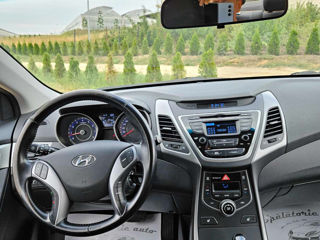 Hyundai Elantra foto 4