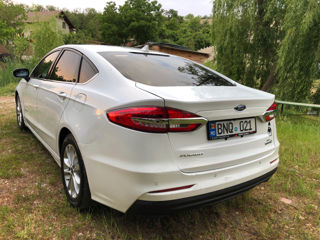 Ford Fusion foto 2