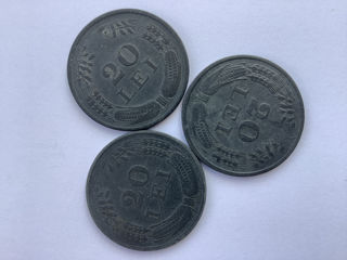 3 monede
