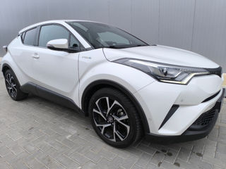 Toyota C-HR foto 2