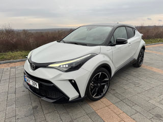 Toyota C-HR foto 2