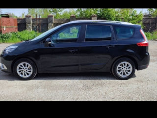 Renault Grand Scenic foto 2