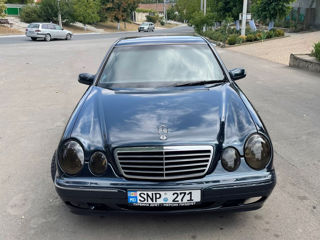 Mercedes E-Class foto 7