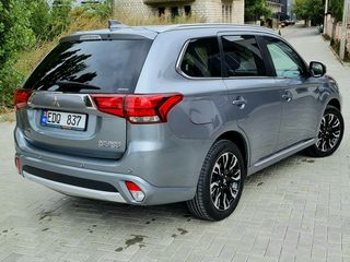 Mitsubishi Outlander foto 4