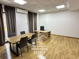 Chirie! Centru! M.Varlaam! 60 m2! Business Centru! Mobilat + Parking foto 5