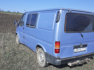 Ford Transit foto 2