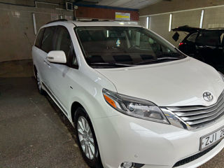 Toyota Sienna foto 3