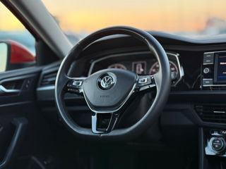 Volkswagen Jetta foto 8