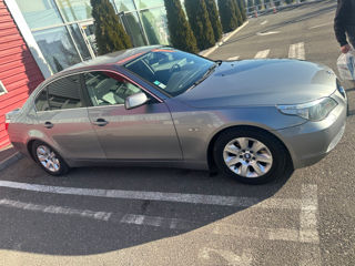 BMW 5 Series foto 2